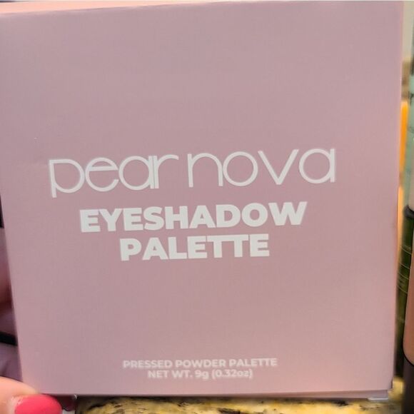 Pear Nova Eyeshadow Palette - Picture 4 of 5